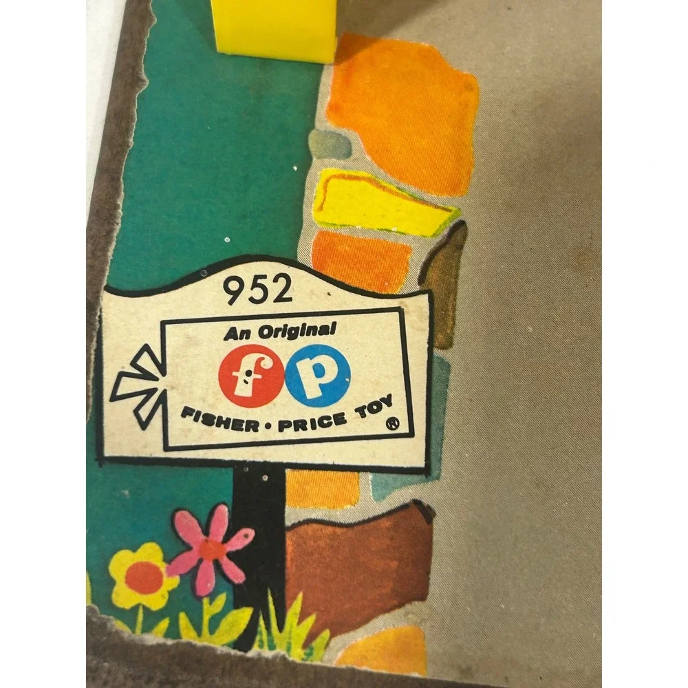 Vintage 1969 Fisher Price Play Family House 952 Blue Yellow Dollhouse Only‎